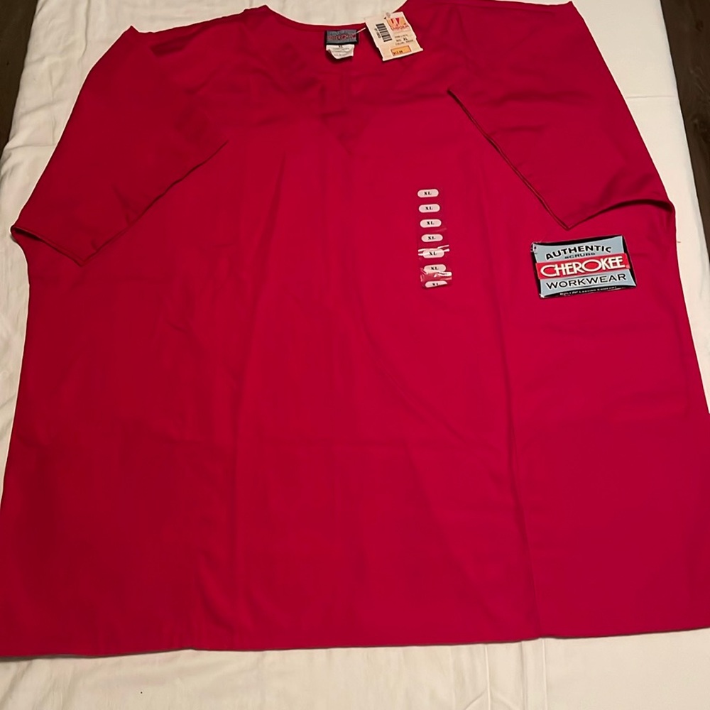 Cherokee women’s scrubs short sleeve top, red, size XL. NWT.